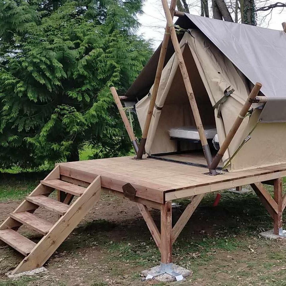 Concoret Camping Le Val Aux Fees - Broceliande מראה חיצוני תמונה