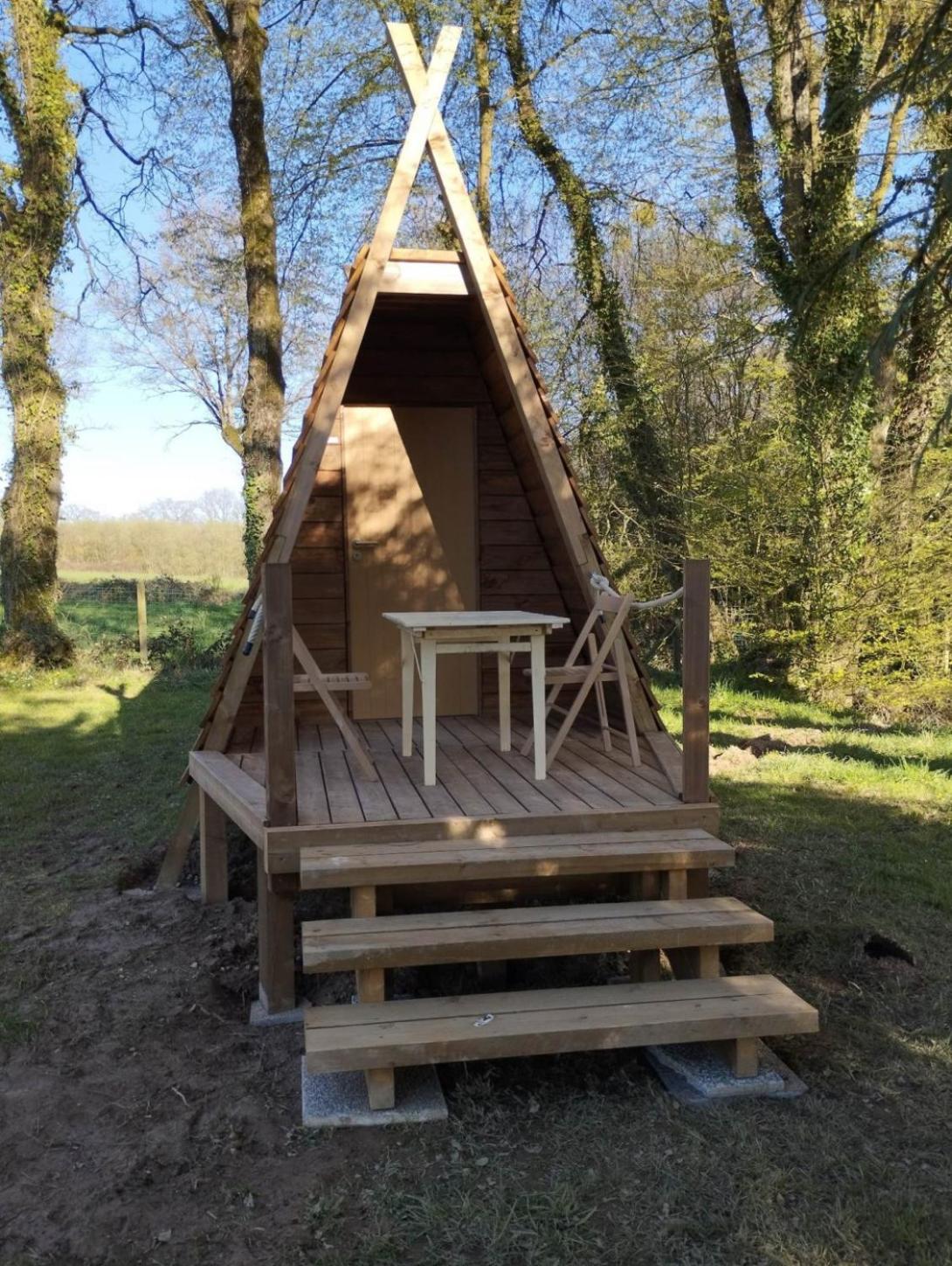 Concoret Camping Le Val Aux Fees - Broceliande מראה חיצוני תמונה