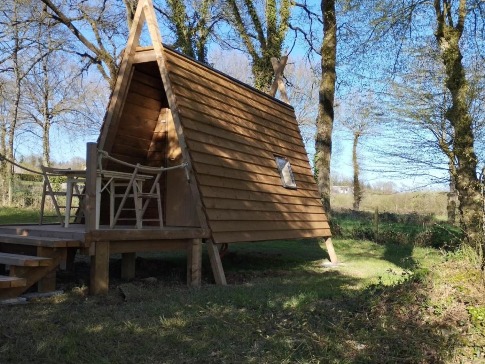 Concoret Camping Le Val Aux Fees - Broceliande מראה חיצוני תמונה