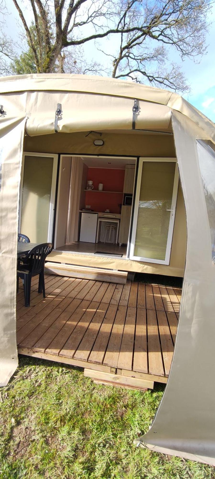 Concoret Camping Le Val Aux Fees - Broceliande מראה חיצוני תמונה