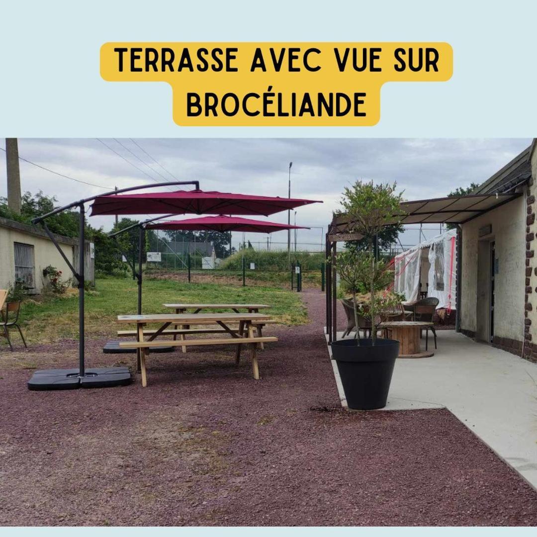 Concoret Camping Le Val Aux Fees - Broceliande מראה חיצוני תמונה