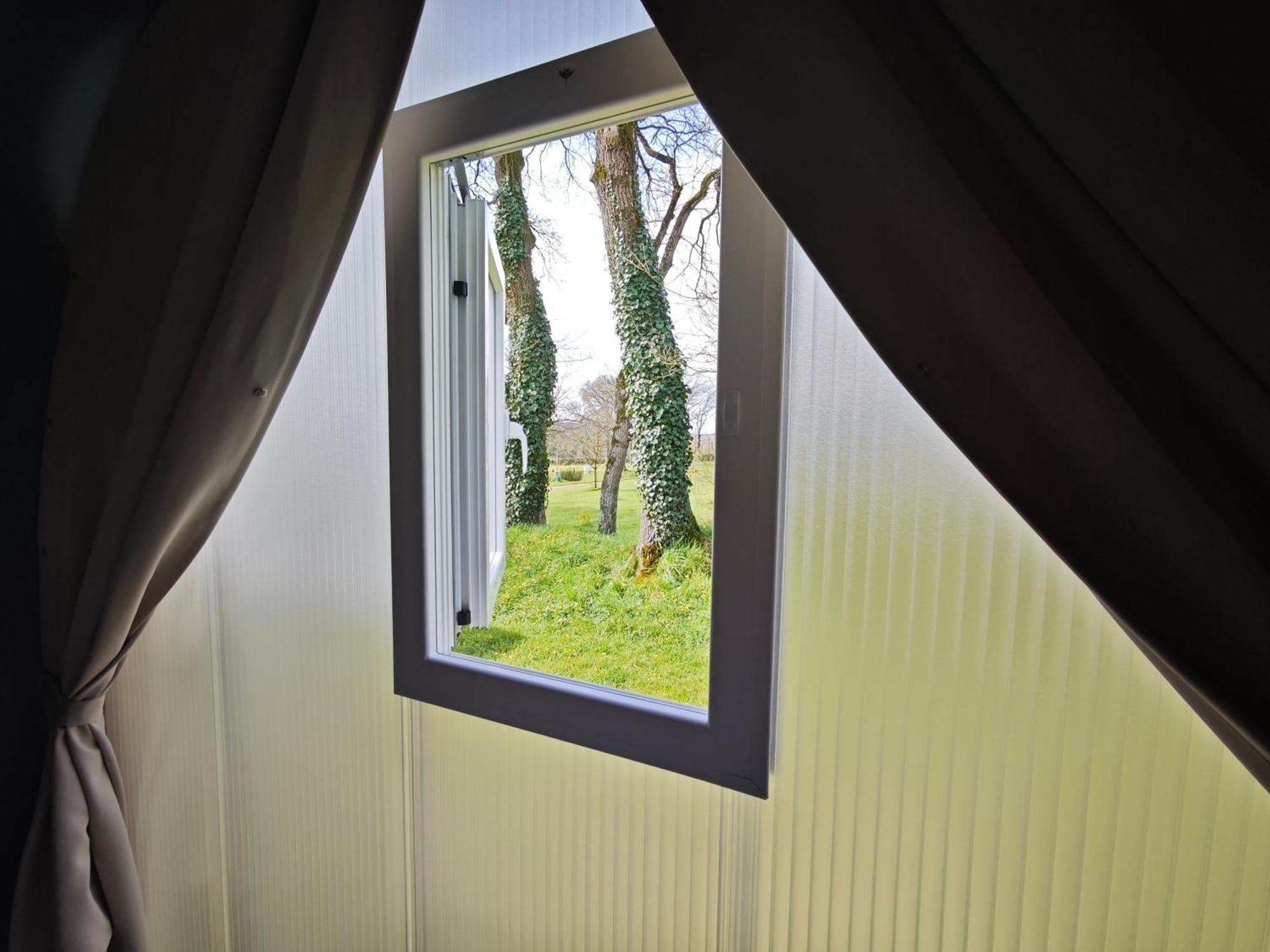 Concoret Camping Le Val Aux Fees - Broceliande מראה חיצוני תמונה