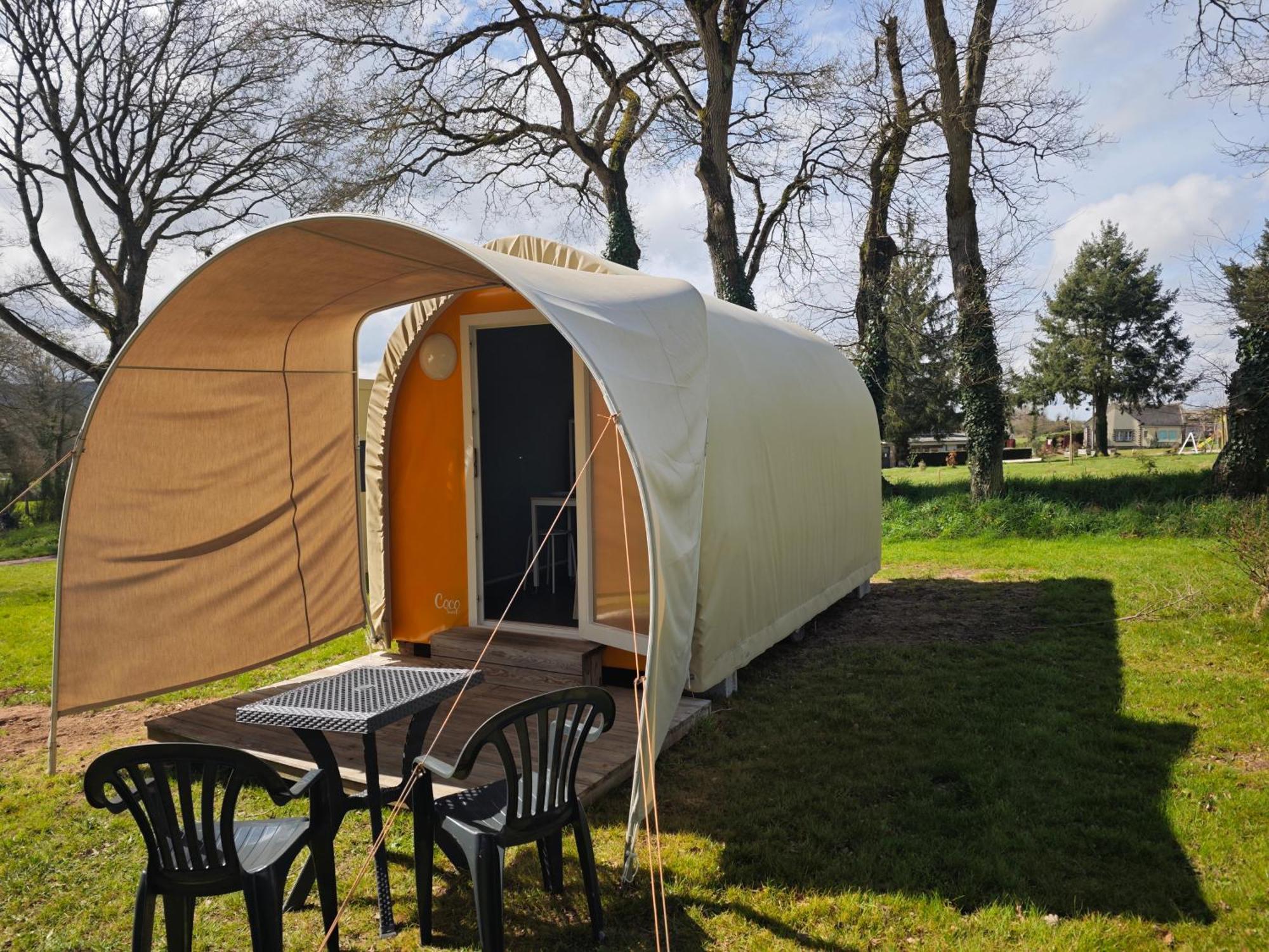 Concoret Camping Le Val Aux Fees - Broceliande מראה חיצוני תמונה