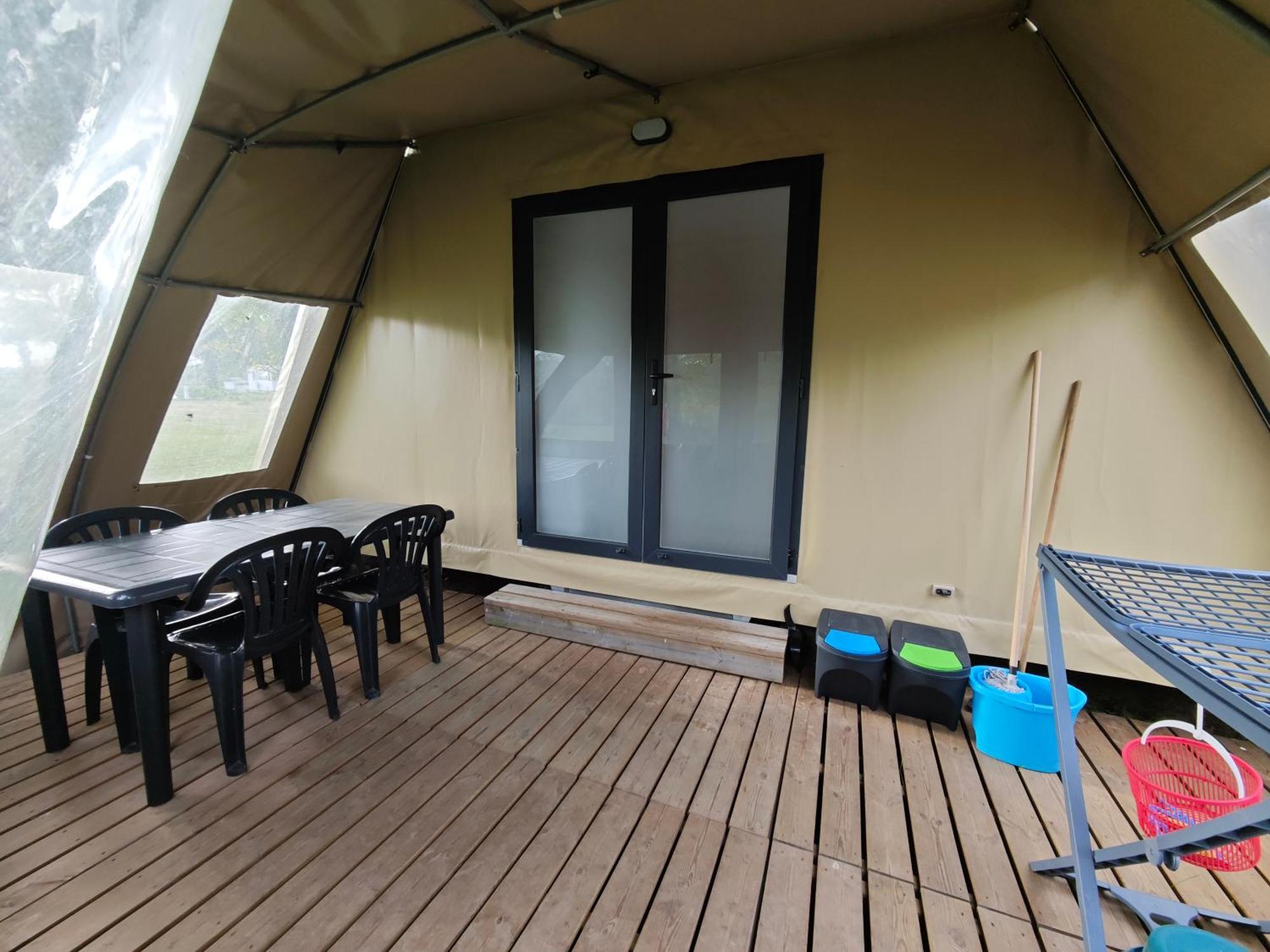 Concoret Camping Le Val Aux Fees - Broceliande מראה חיצוני תמונה